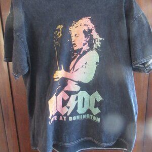 Men's AC/DC Large Graphic T-Shirt NWTS!